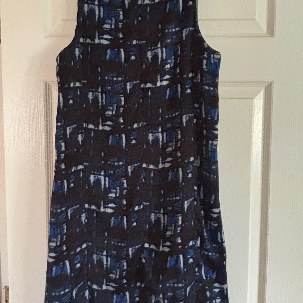 Katherine Barclay Black and Blue Sheath Dress Scoop Neck